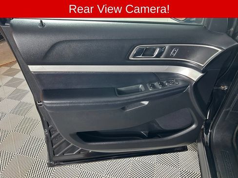 Used 2017 Ford Explorer XLT w/ Equipment Group 202A AWD/4WD image 10