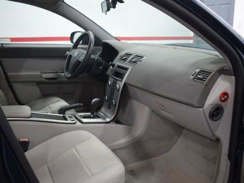 Used 2010 Volvo S40 2.4i FWD image 19
