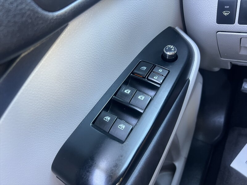 Used 2014 Toyota Highlander XLE FWD image 30