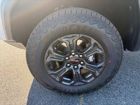 Used 2025 GMC Canyon Elevation w/ Convenience Package image 8