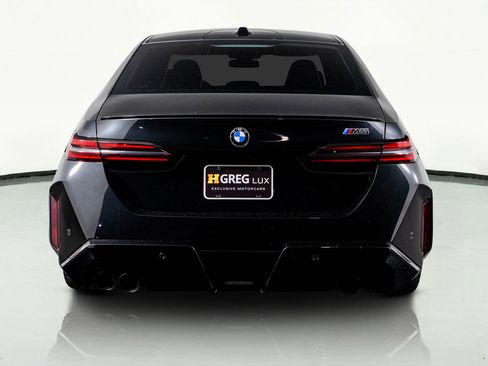 Used 2025 BMW M5 w/ Executive Package image 8