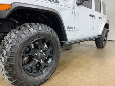 Used 2019 Jeep Wrangler Unlimited Sahara w/ Quick Order Package 24M Moab image 2