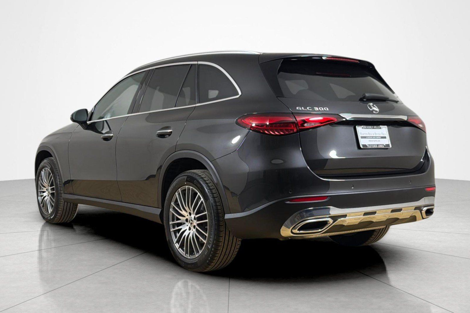 Used 2026 Mercedes-Benz GLC 300 image 3
