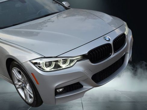 Used 2018 BMW 340i xDrive Sedan w/ Premium Package AWD/4WD image 7