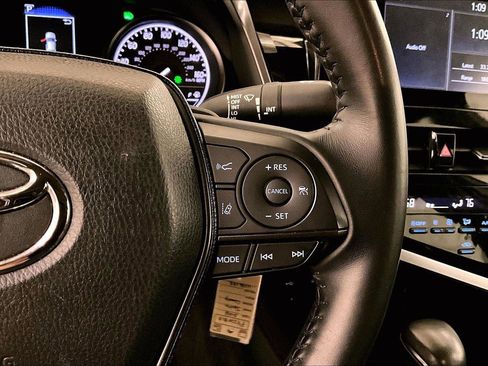 Used 2023 Toyota Camry SE image 18