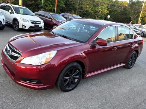 Used 2010 Subaru Legacy 2.5i Premium AWD/4WD image 2