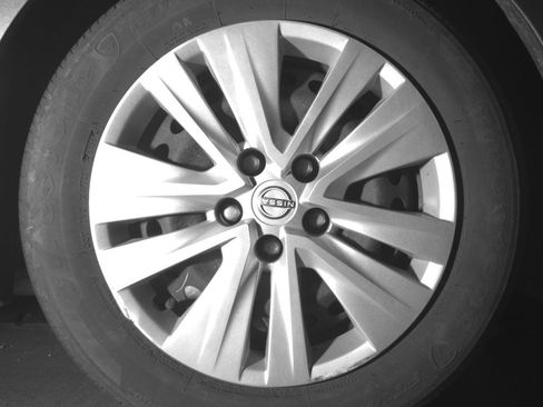 Used 2025 Nissan Sentra S image 13