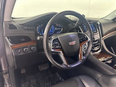 Used 2018 Cadillac Escalade Luxury w/ LPO, Radiant Package AWD/4WD image 20