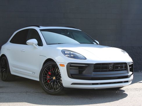 New 2026 Porsche Macan GTS image 7