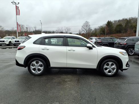 Used 2025 Honda HR-V LX image 14