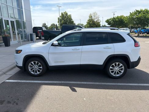 Used 2020 Jeep Cherokee Latitude w/ Cold Weather Group FWD image 5