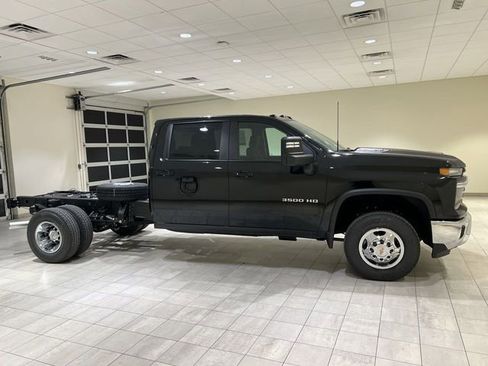 New 2026 Chevrolet Silverado 3500 LT w/ Convenience Package AWD/4WD image 6