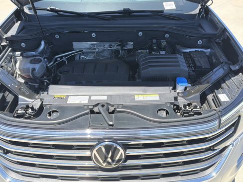 Used 2024 Volkswagen Atlas SE AWD/4WD image 34