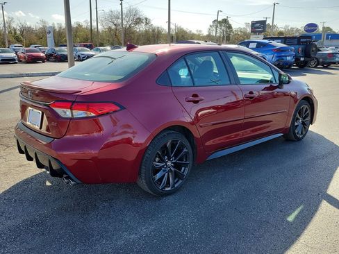 Used 2023 Toyota Corolla SE image 3