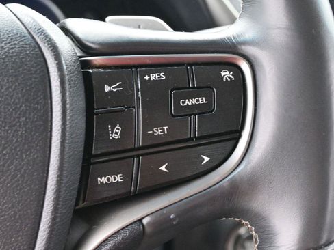 Used 2019 Lexus ES 350 Ultra Luxury w/ Accessory Package image 19