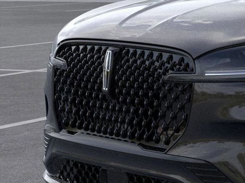 New 2026 Lincoln Aviator AWD w/ Jet Appearance Package image 17