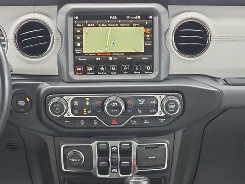 Used 2021 Jeep Wrangler Unlimited Sahara image 31