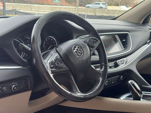 Used 2018 Buick Enclave Essence image 17