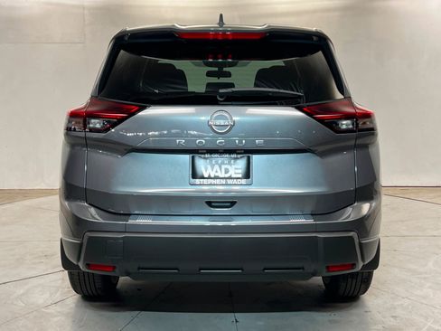 New 2026 Nissan Rogue SV FWD image 4