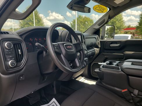 Used 2025 GMC Sierra 2500 Pro AWD/4WD image 10