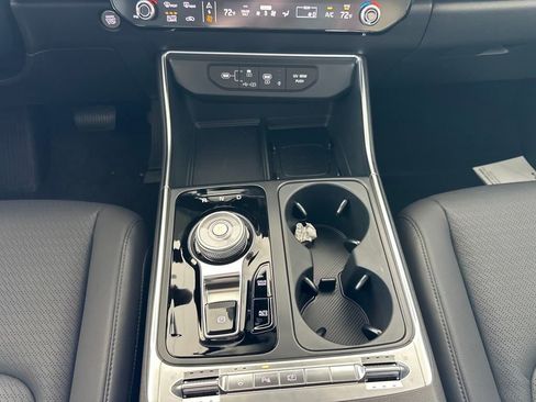 New 2025 Kia Carnival SX Prestige image 32