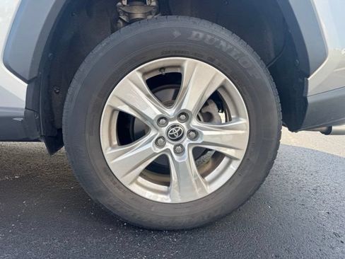 Used 2021 Toyota RAV4 XLE FWD image 11