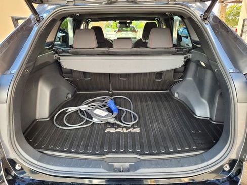 Used 2023 Toyota RAV4 SE w/ Weather & Moonroof Package AWD/4WD image 33