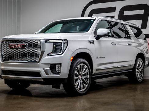 Used 2021 GMC Yukon XL Denali w/ Denali Ultimate Package image 28