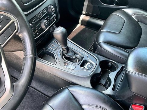 Used 2021 Jeep Cherokee Latitude Plus image 15