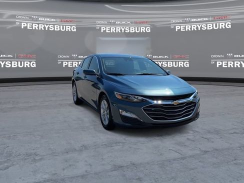 Used 2024 Chevrolet Malibu LT FWD image 2