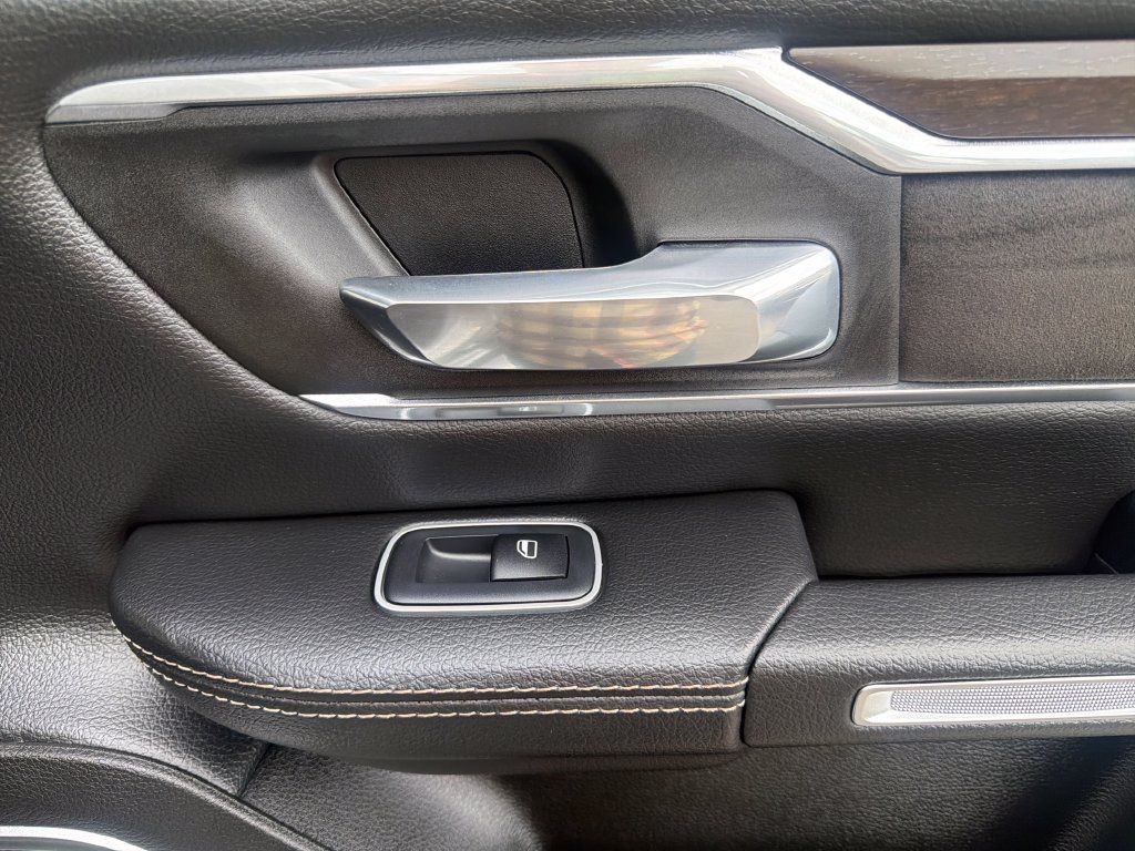 Used 2022 RAM 1500 Laramie AWD/4WD image 28