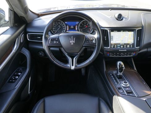 Used 2018 Maserati Levante GranLusso image 15