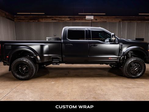 Used 2025 Ford F450 Platinum w/ FX4 Off-Road Package image 10