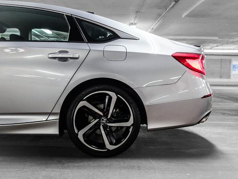 Used 2021 Honda Accord Sport Special Edition image 16