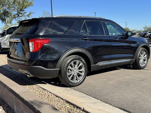 Used 2022 Ford Explorer Limited image 3