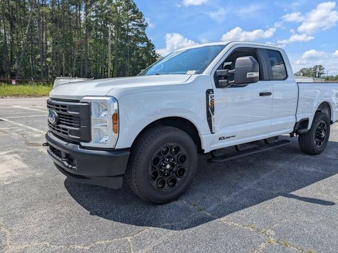 New 2026 Ford F250 XL RWD image 8
