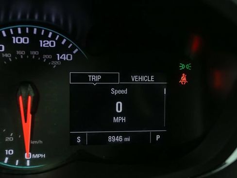 Used 2022 Chevrolet Trax LT w/ LT Convenience Package AWD/4WD image 28