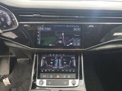 Used 2023 Audi Q8 Premium Plus w/ Premium Plus Package AWD/4WD image 18