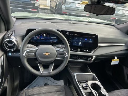 New 2026 Chevrolet Equinox LT w/ LPO, Floor Liner Package image 27