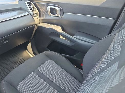 Used 2021 Kia Sorento LX FWD image 25