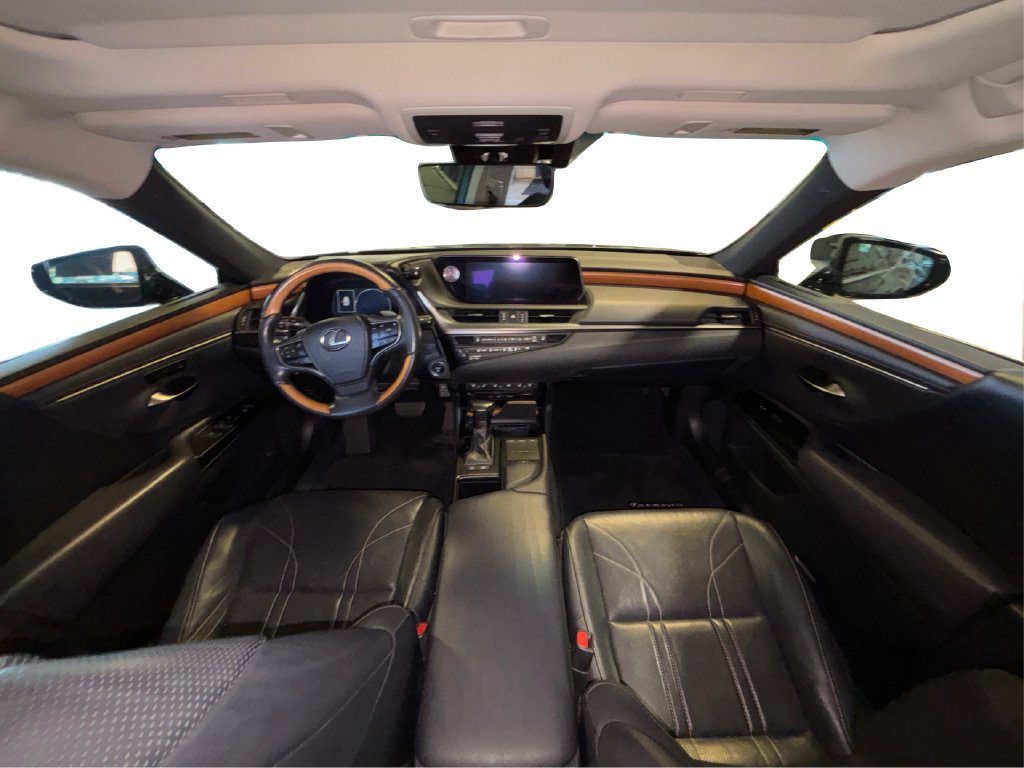 Used 2020 Lexus ES 300h w/ Luxury Package FWD image 22