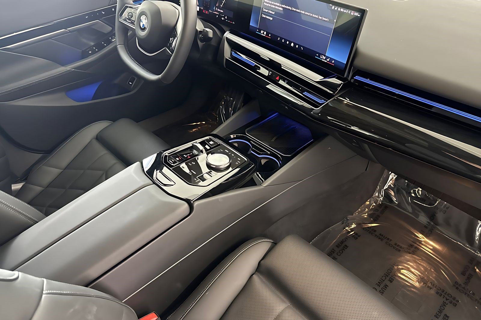 Used 2026 BMW 530i w/ Premium Package RWD image 35