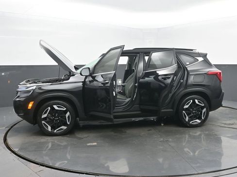 Used 2025 Kia Seltos SX w/ SX Sunroof Package image 55