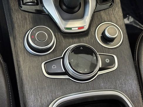 Used 2022 Alfa Romeo Stelvio Sprint image 27