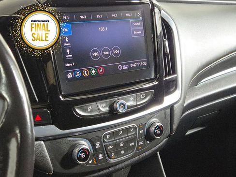 Used 2020 Chevrolet Traverse LT image 23