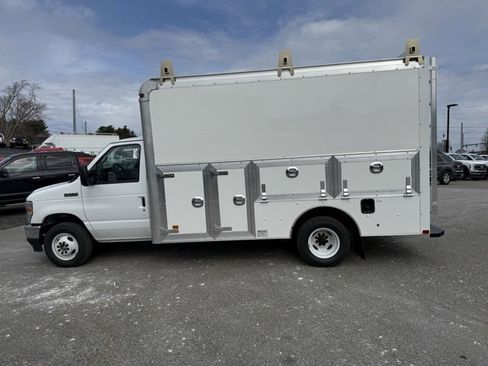 New 2026 Ford E-350 and Econoline 350 Super Duty w/ Power Equipment Group image 7