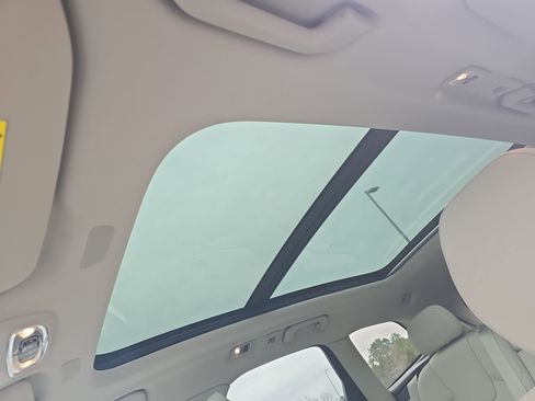 Used 2021 Volvo XC60 T5 Momentum w/ Premium Package image 28