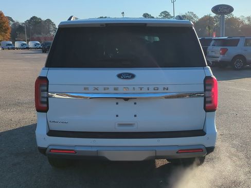 Used 2024 Ford Expedition Limited image 5