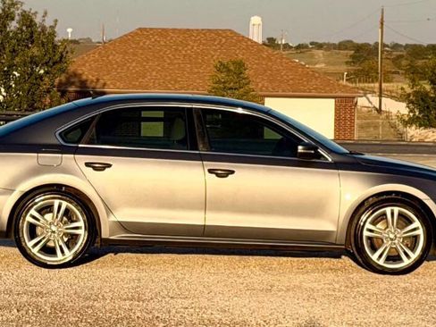 Used 2014 Volkswagen Passat 1.8T SE image 7