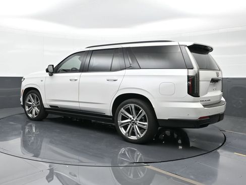 Used 2025 Cadillac Escalade Sport Platinum AWD/4WD image 2